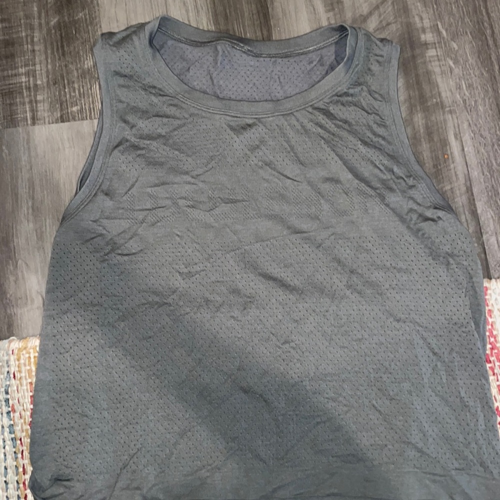 Lululemon cropped tank